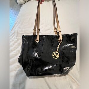 Michael Kors Black Patent Leather Hanbag